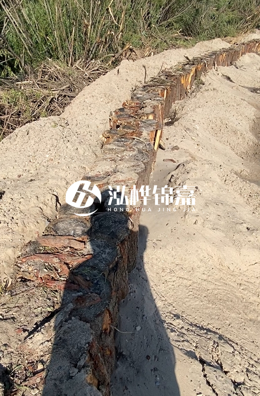 江蘇松木樁源頭廠家泓樺錦嘉-松木樁4米直徑8-10的價格？