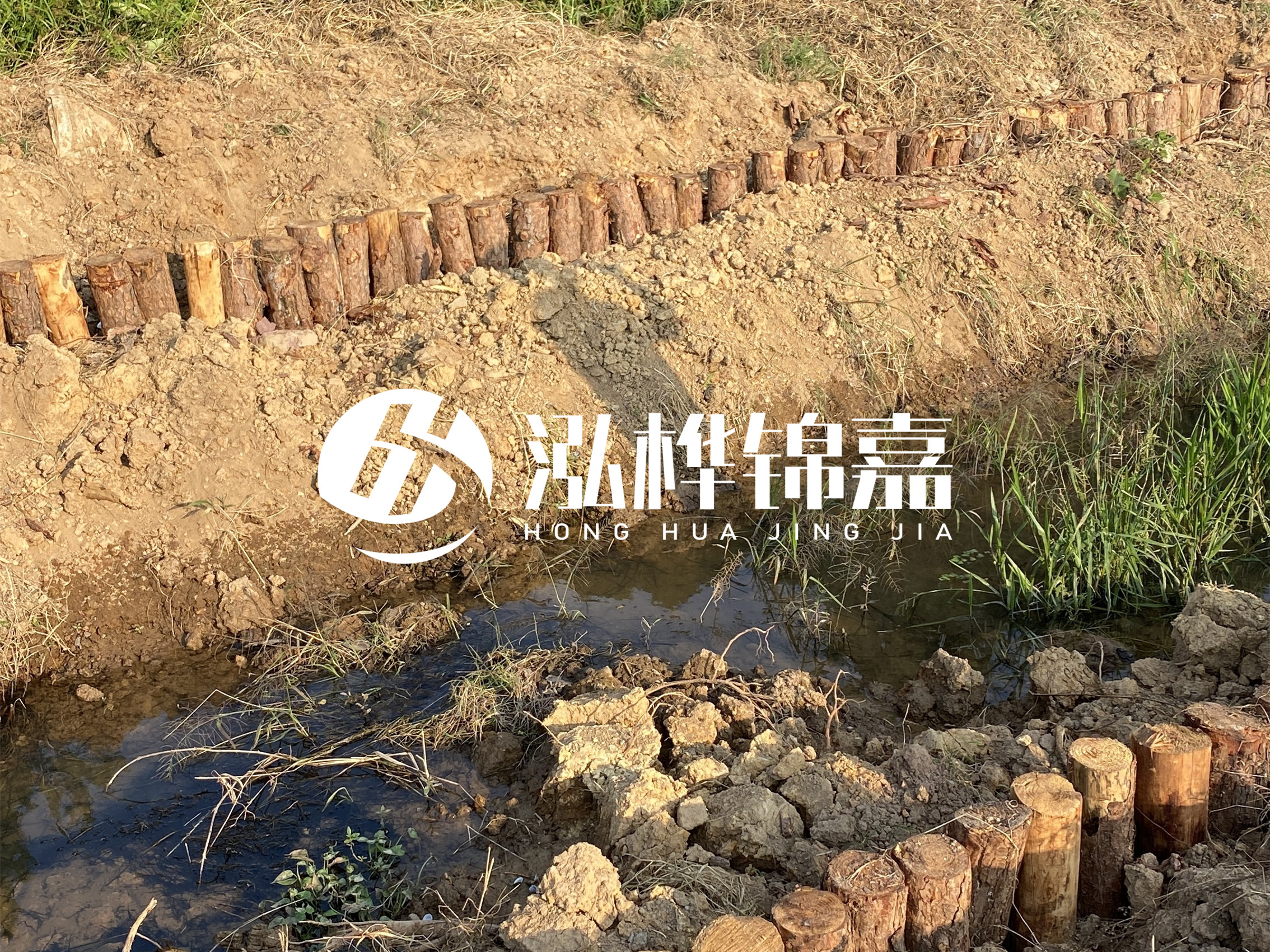 防汛木樁價(jià)格中的施工費(fèi)如何計(jì)算？水下打樁和陸地打樁費(fèi)用差異？