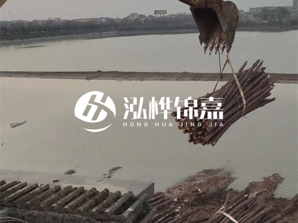 包工包料和清工施工哪種更劃算？1000根松木樁正常施工周期要多久？