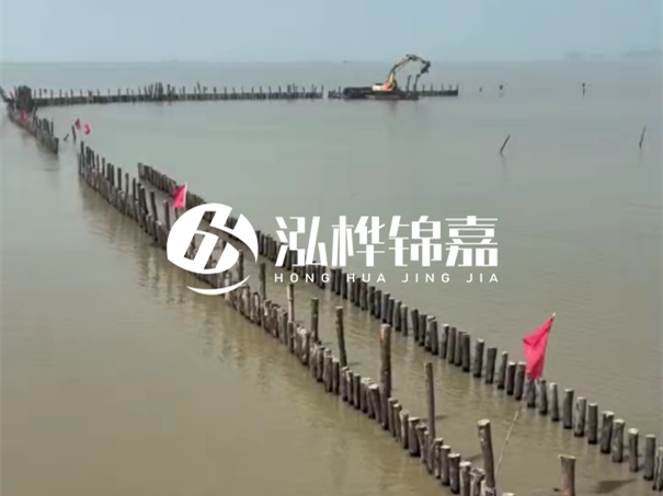 河道護(hù)坡打樁對河岸保護(hù)有何作用？河道松木樁水面需要預(yù)留多長？