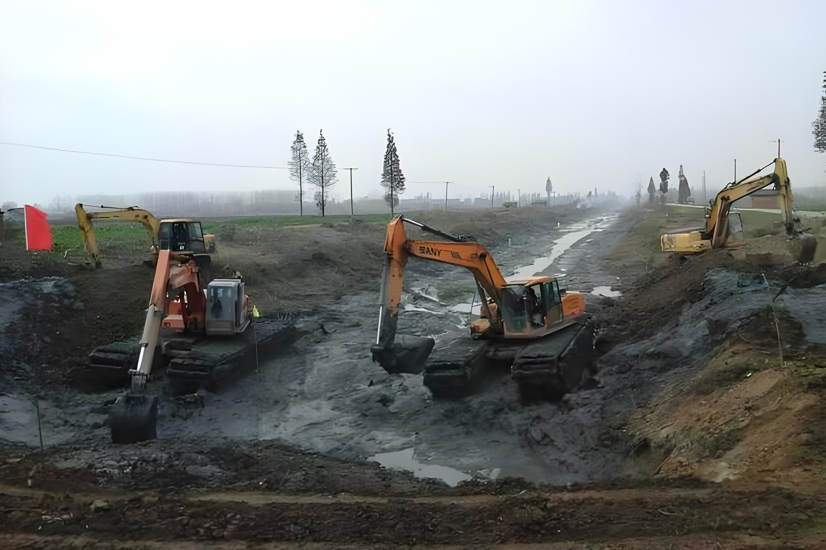 湖南岳陽(yáng)挖機(jī)清淤施工隊(duì) - 挖機(jī)清淤對(duì)河道邊坡有破壞嗎？