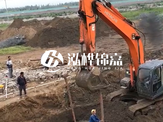 松木樁批發(fā)廠家泓樺錦嘉 - 生態(tài)河道木樁施工需要注意什么？