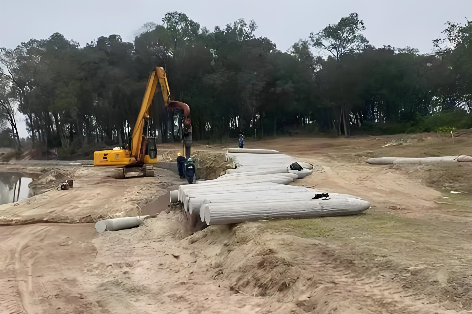 水泥仿木樁廠家泓樺錦嘉-水泥仿木樁價(jià)格是按根還是按立方計(jì)算？