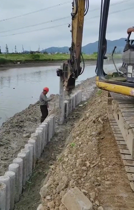 水泥仿木樁廠家泓樺錦嘉 - 打水泥樁多少錢一米？