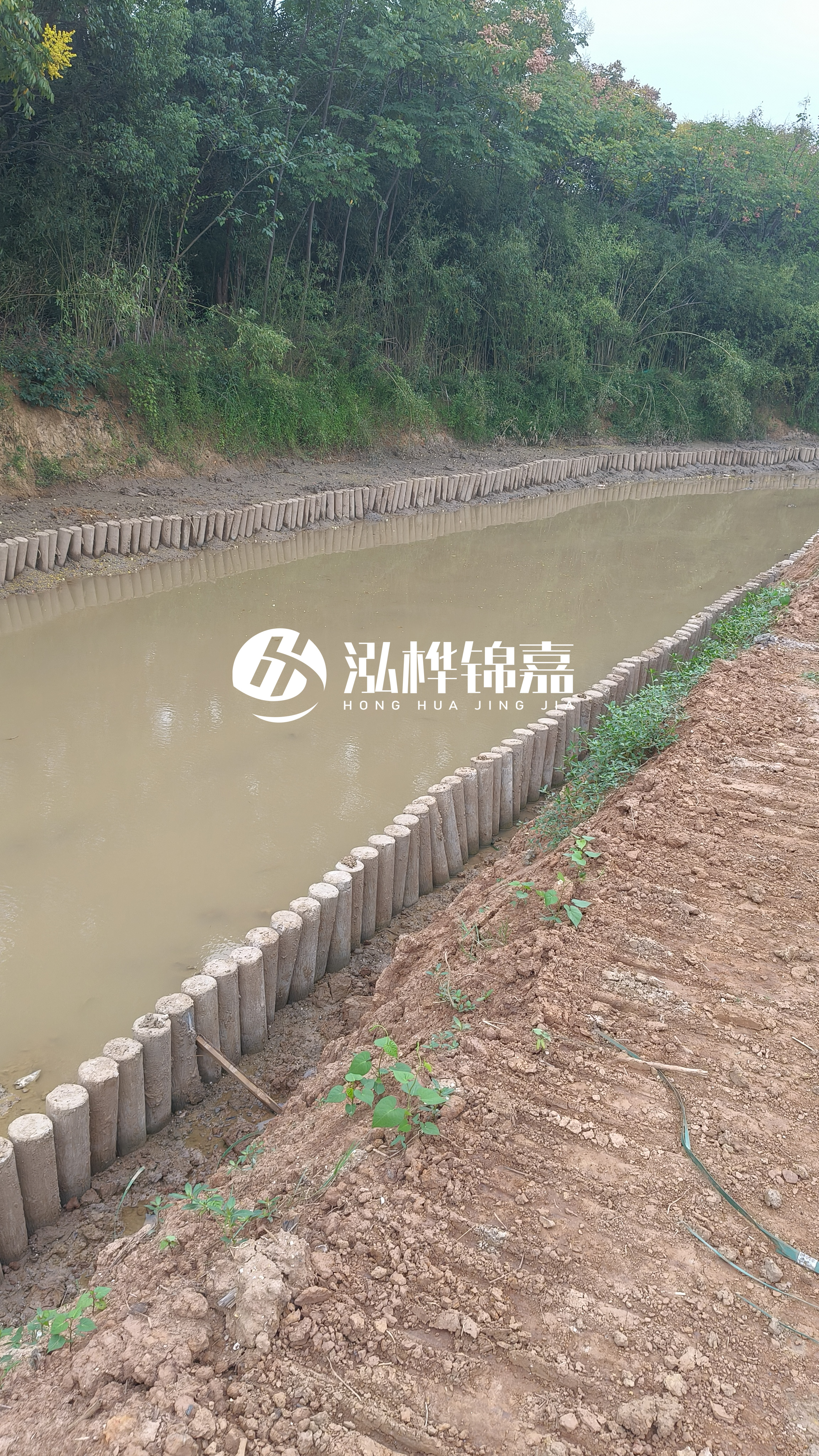 松木樁廠(chǎng)家泓樺錦嘉-圍堰松木樁耐不耐水泡？